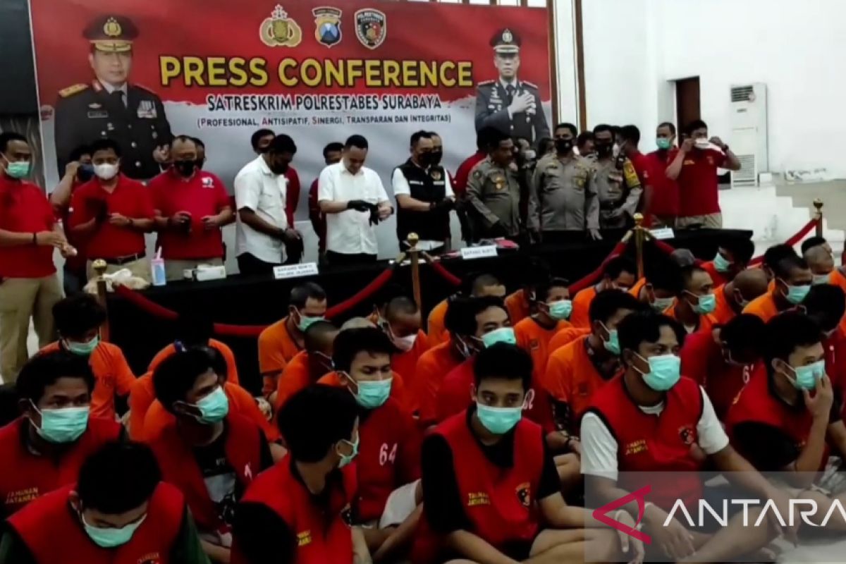 Polrestabes Surabaya ringkus 74 bandit sepeda motor