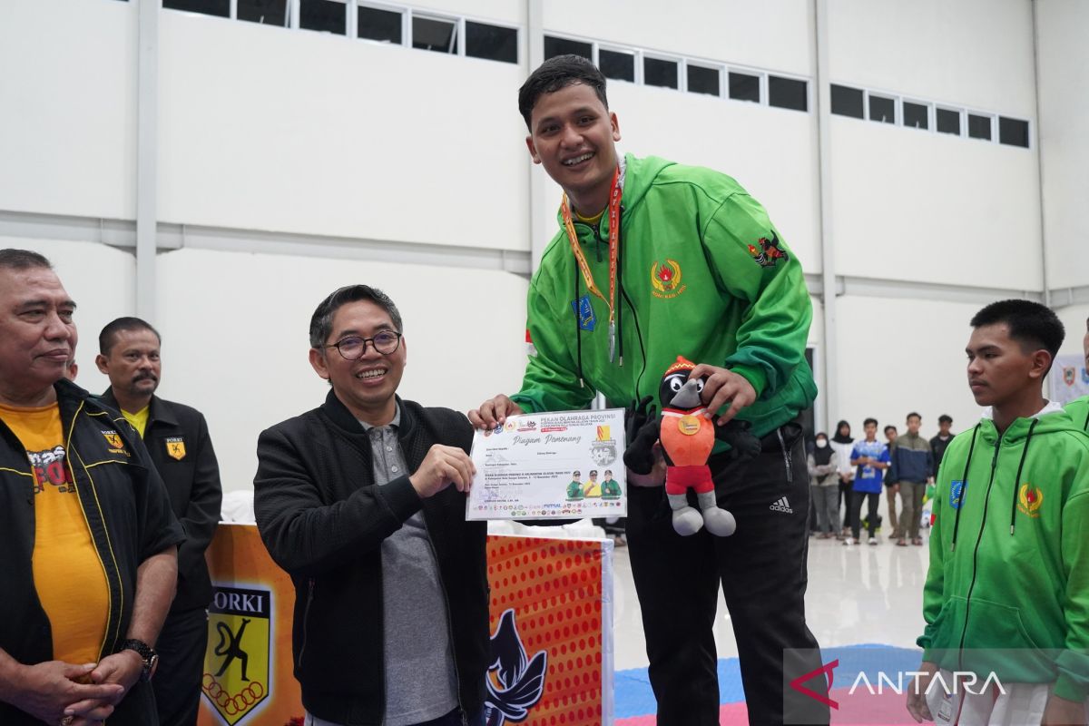 Atlet karate HSS dongkrak prestasi di peringkat ke-4  Porprov XI