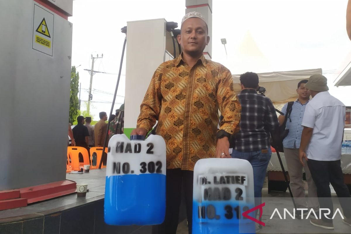 Pemkab Aceh Besar resmikan program jeriken bewarna untuk nelayan Polo Aceh