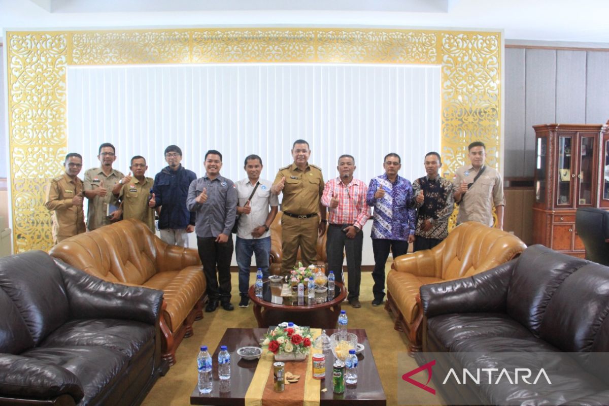 Bupati desak manajemen PT Tirta Investama AQUA Solok cabut keputusan PHK terhadap 101 karyawan