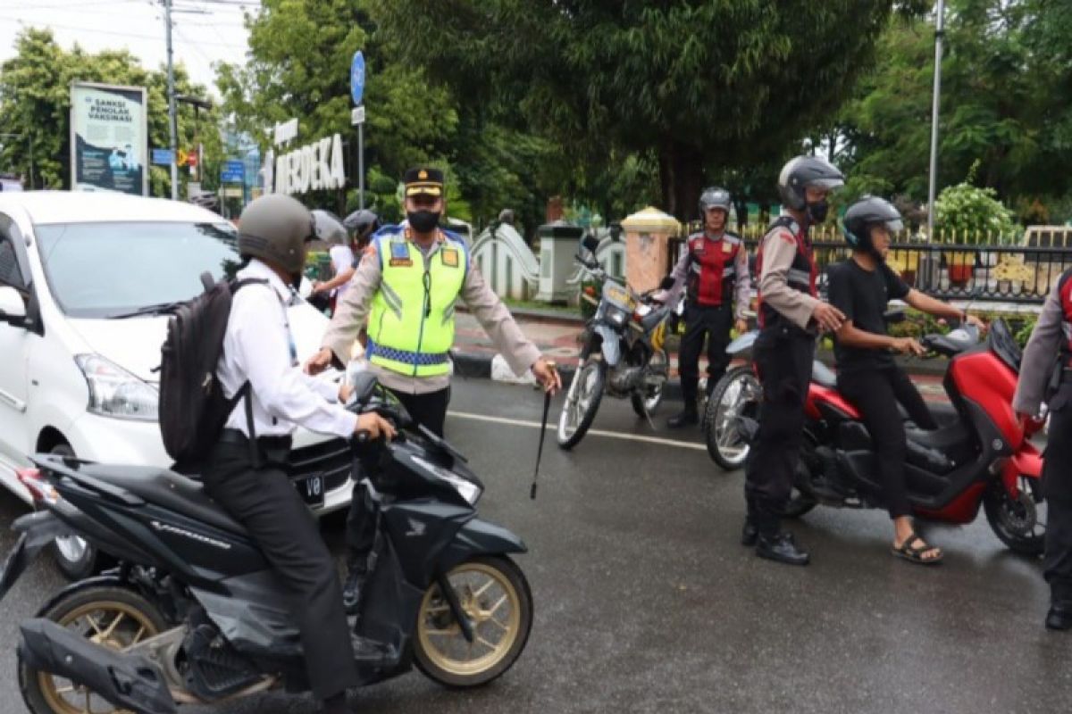 Kapolres Tebing Tinggi turun tangan atur lalu lintas urai kemacetan