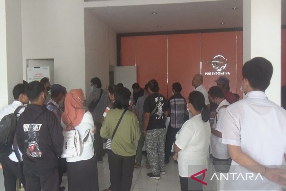 Kantor Pos Kuala Kapuas salurkan BSU bagi pekerja