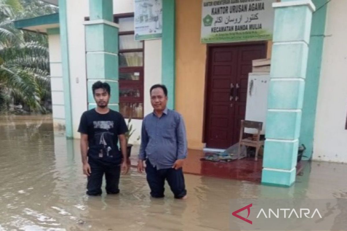 Cerita penghulu di Aceh Tamiang tetap layani nikah di tengah banjir