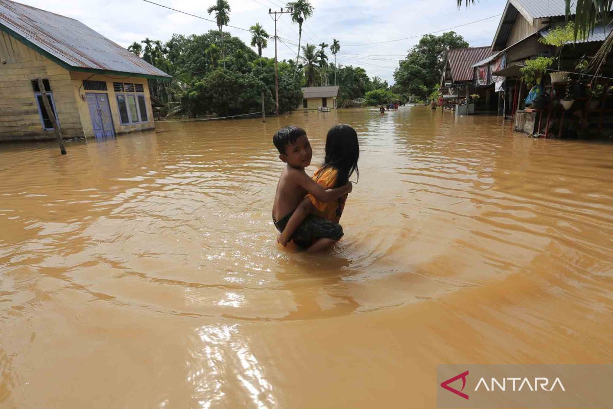 Jalan terisolasi akibat banjir bandang terbuka di Aceh Tenggara