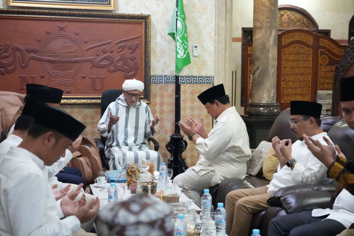 Menhan Prabowo sowan ke kediaman Rais Aam NU KHMiftachul Akhyar di Surabaya