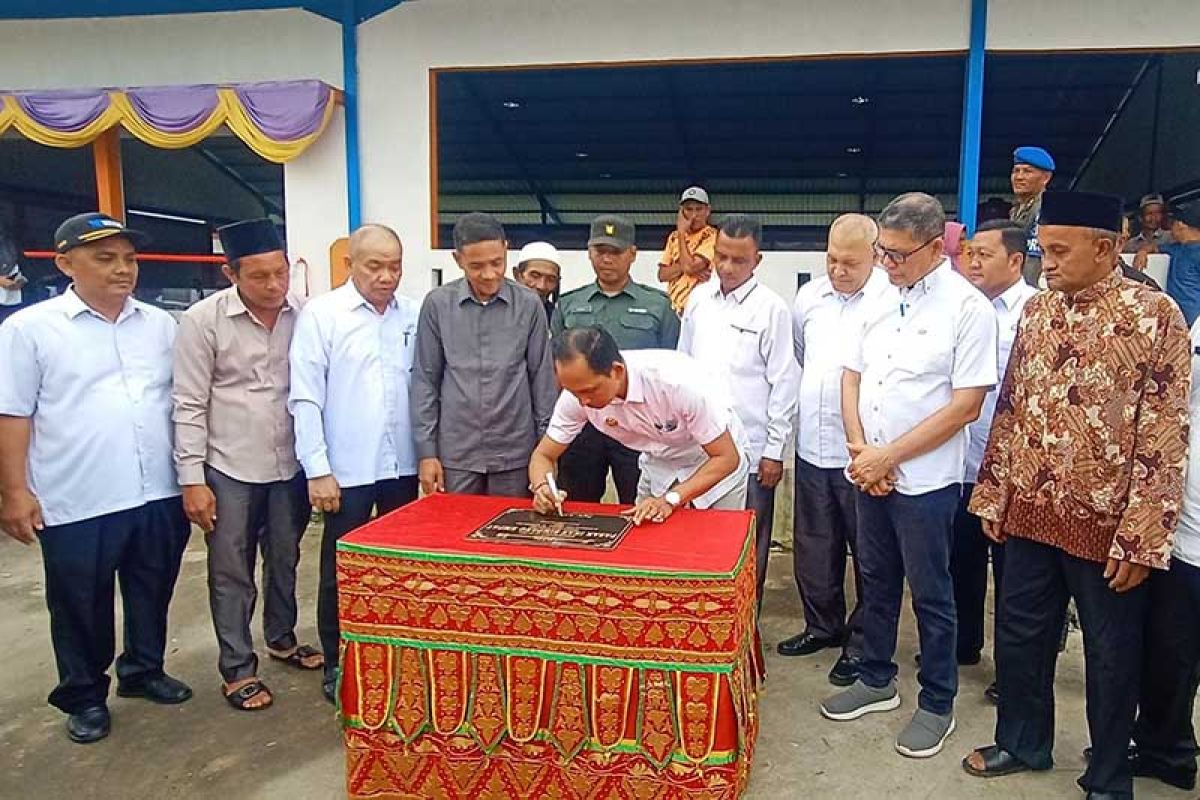 Bupati Aceh Selatan resmikan Pasar Simpang Empat Kluet Utara