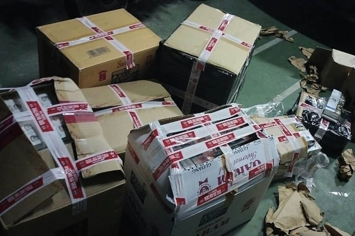 Bea Cukai Malang gagalkan pengiriman ribuan batang rokok ilegal