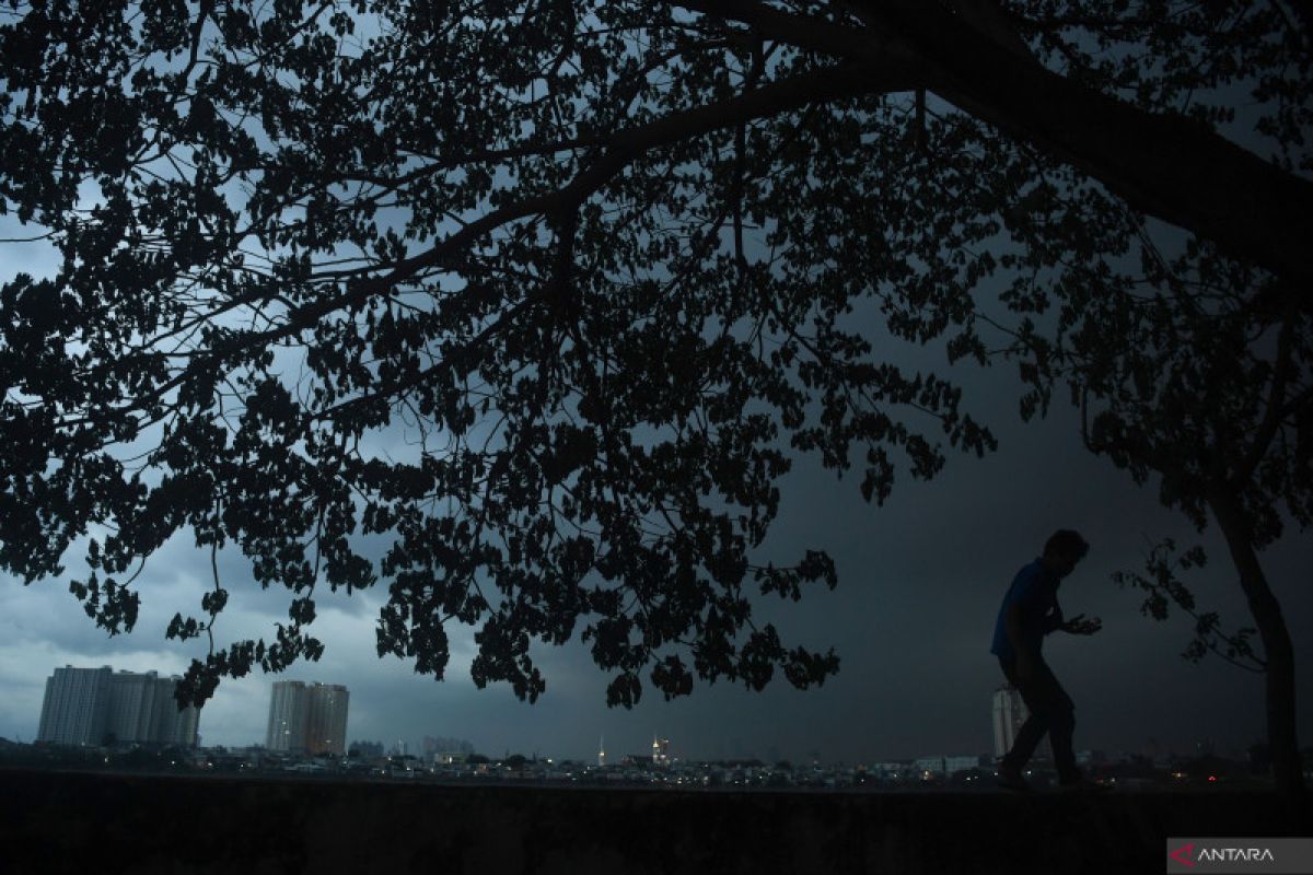 Jakarta diprediksi hujan merata pada Sabtu
