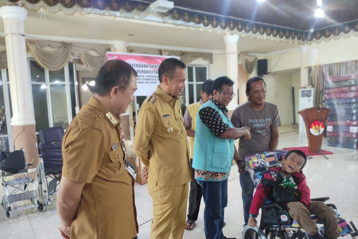 Kemensos bantu modal usaha105 penyandang disabilitas di Pariaman