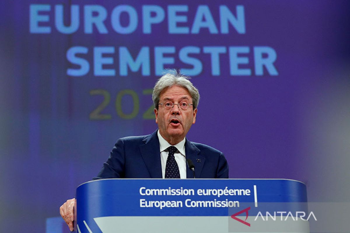 Pejabat Uni Eropa peringatkan perlambatan ekonomi