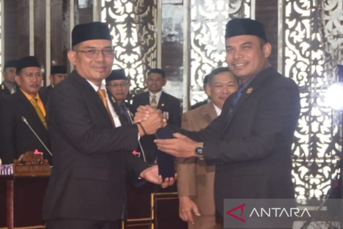 Bupati ajak anggota DPRD Kotabaru PAW bekerjasama bangun Kotabaru