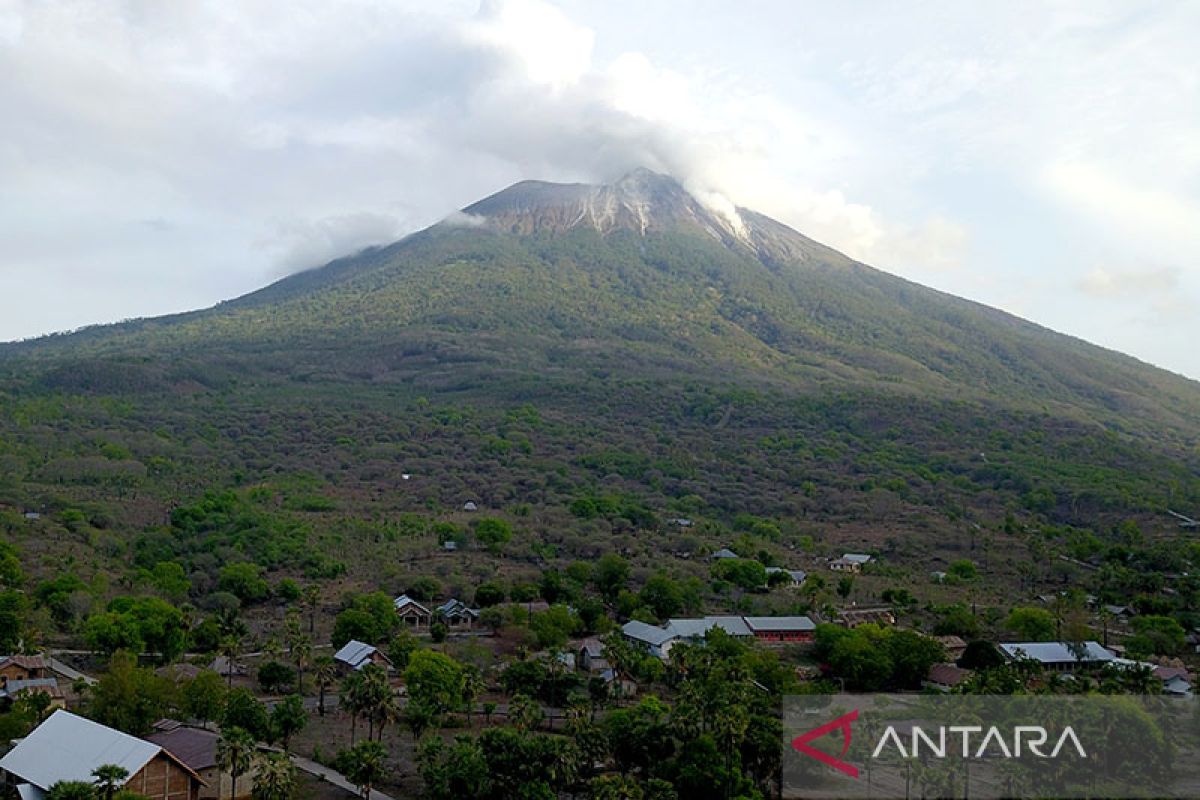 Erupsi Ile Lewotolok di Lembata menurun