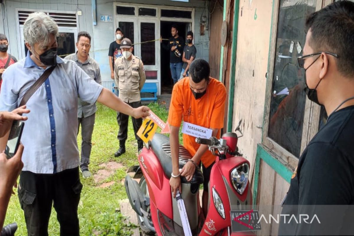 Polisi gelar rekonstruksi kasus pembunuh suami istri di Palangka Raya