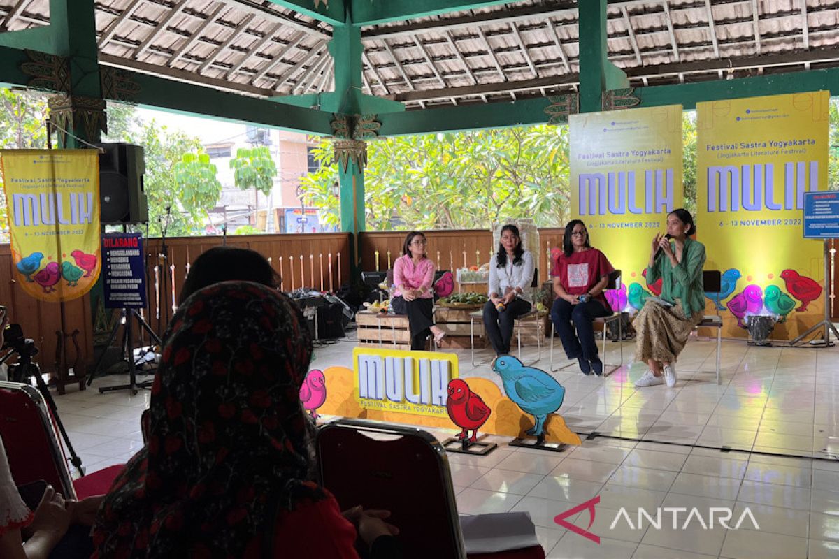 Yogyakarta menggaungkan sastra dari perempuan di pasar tradisional