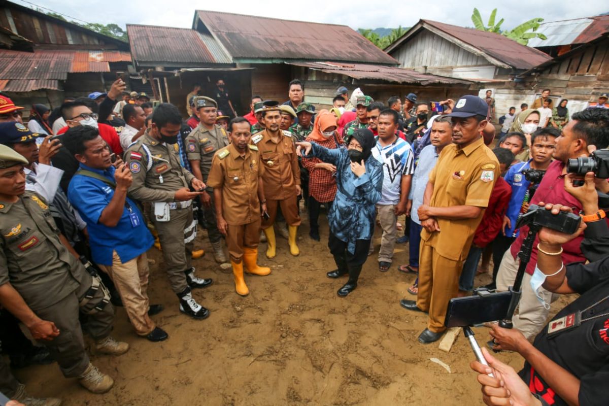 Menteri Sosial pastikan kebutuhan pengungsi banjir di Aceh Tenggara terpenuhi