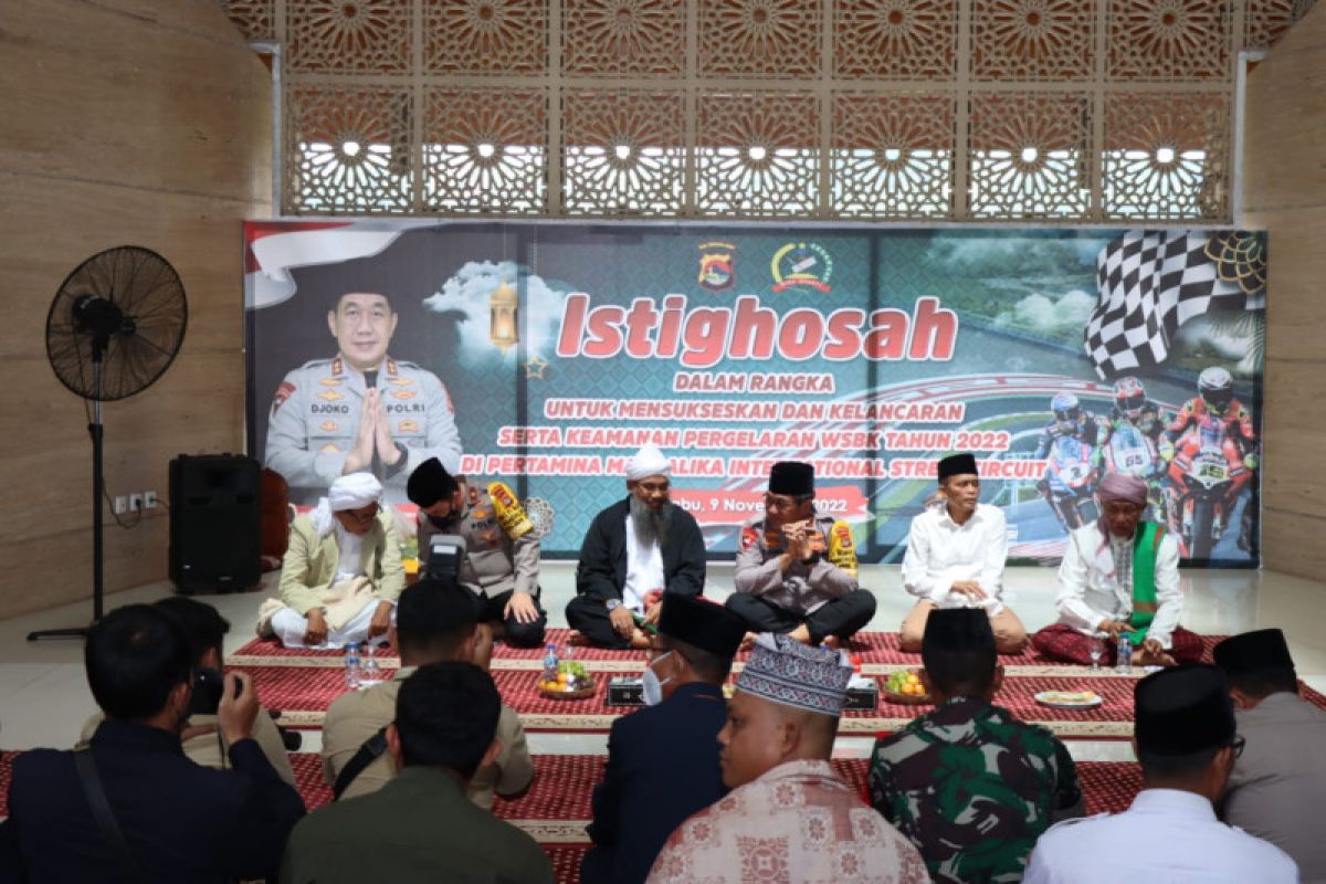 Polres Lombok Tengah menggelar Istighosah dukung WSBK Mandalika