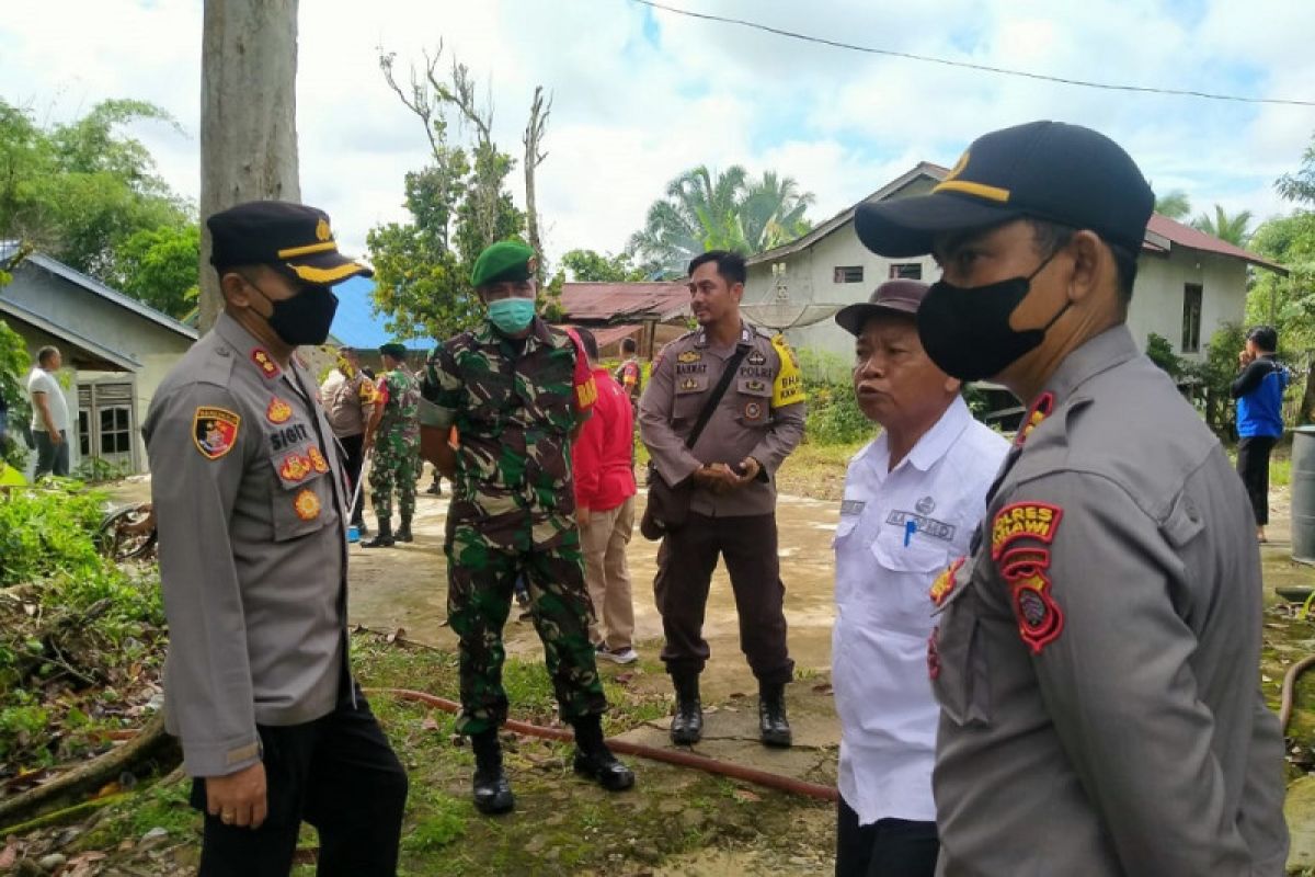 Kapolres Melawi pimpin  kegiatan bakti sosial jelang peringatan Hari Pahlawan 10 November