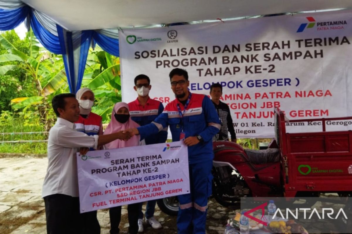 Tunaikan CSR, Pertamina serahkan bantuan motor dukung Program Bank Sampah Gesper