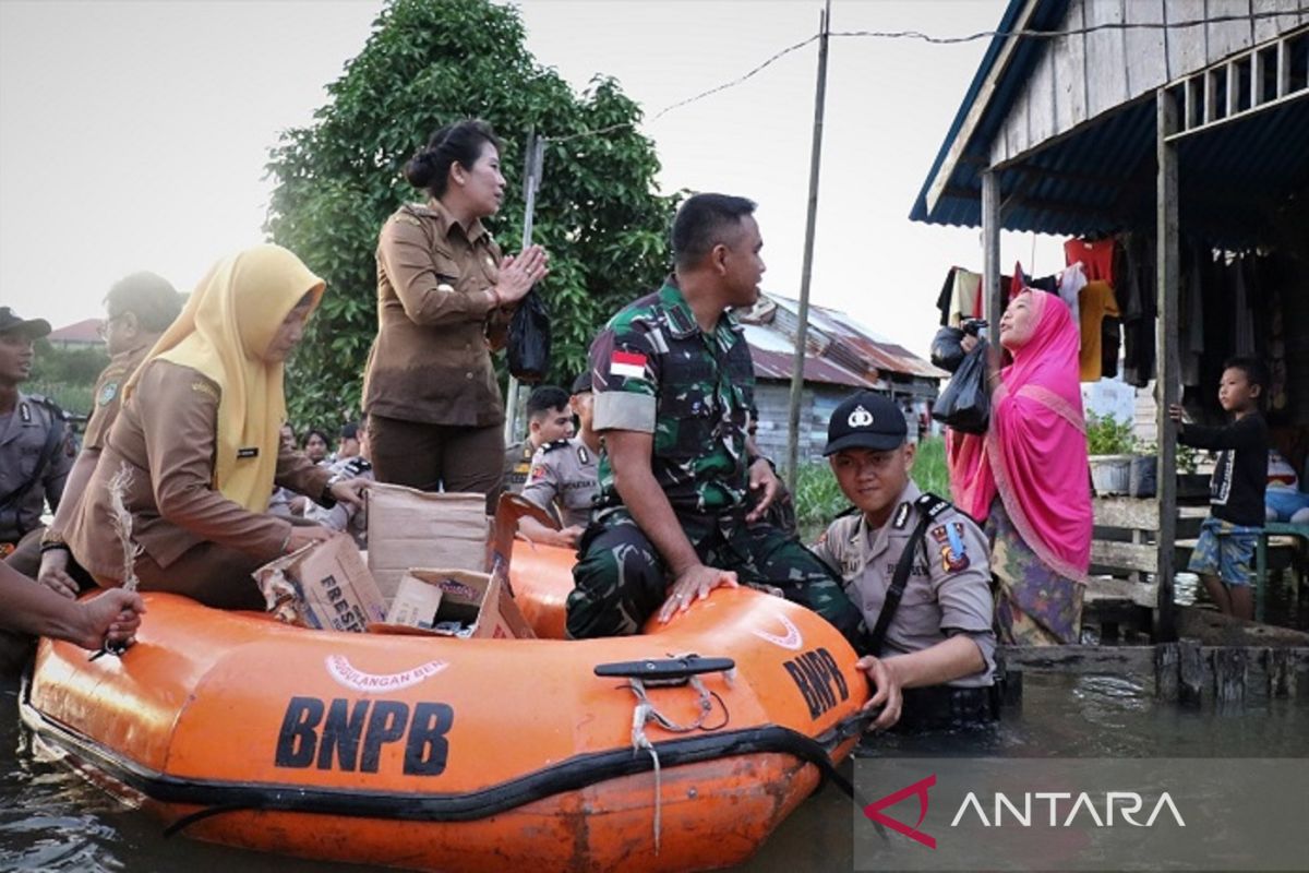 Tjhai Chui Mie tinjau kondisi banjir di Bantaran Sungai