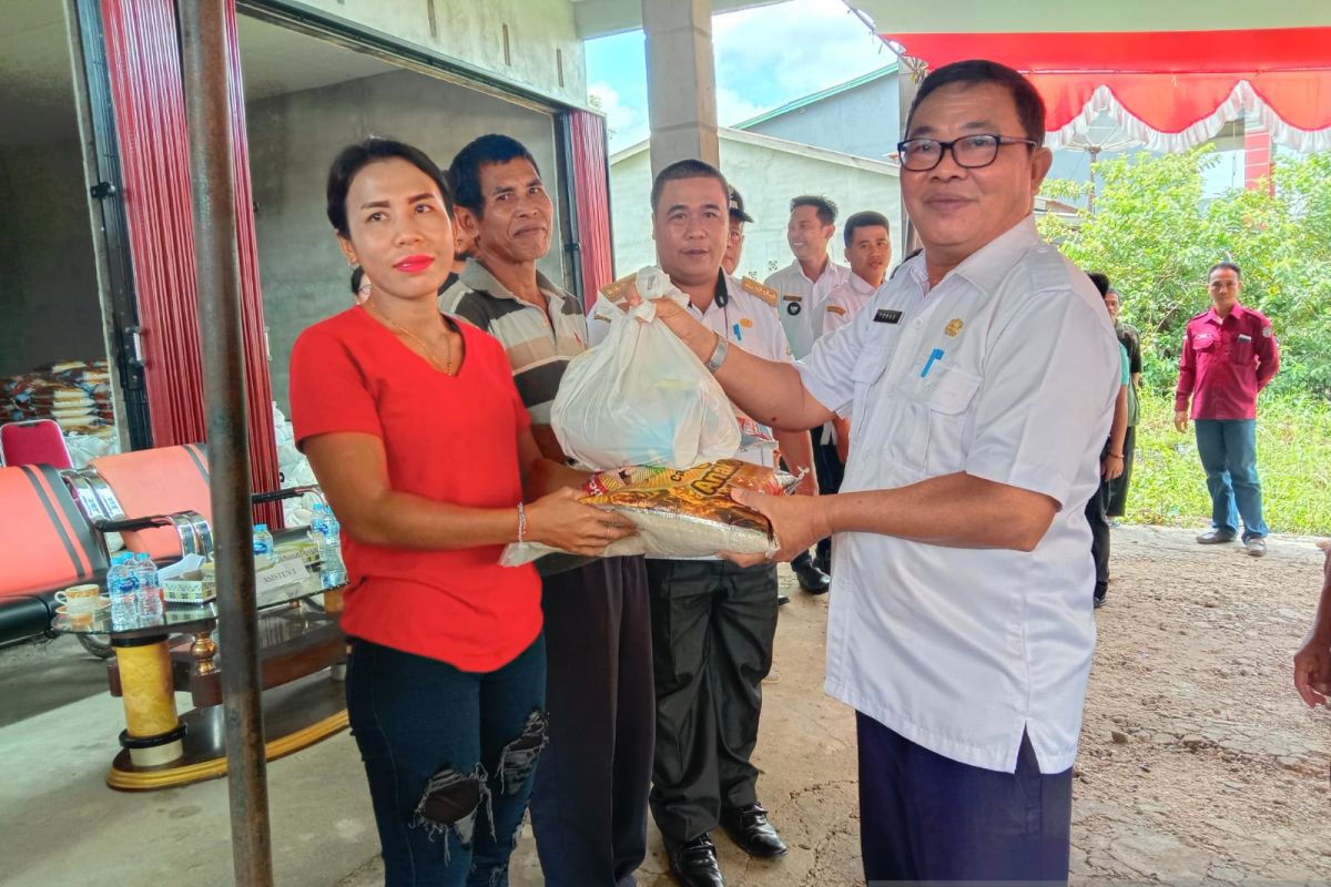 Kabupaten Landak salurkan bansos tahap empat untuk penanganan inflasi