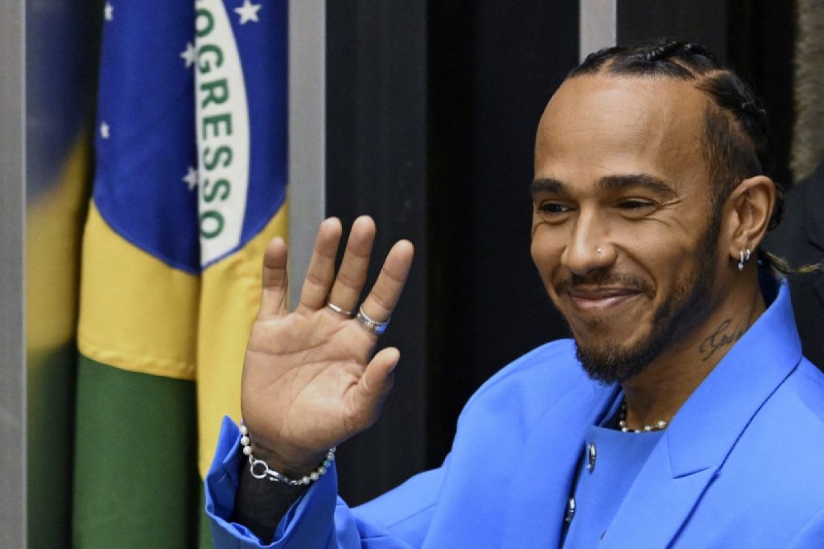 Formula 1 - Pebalap Mercedes Lewis Hamilton bantah rumor pindah ke Ferrari