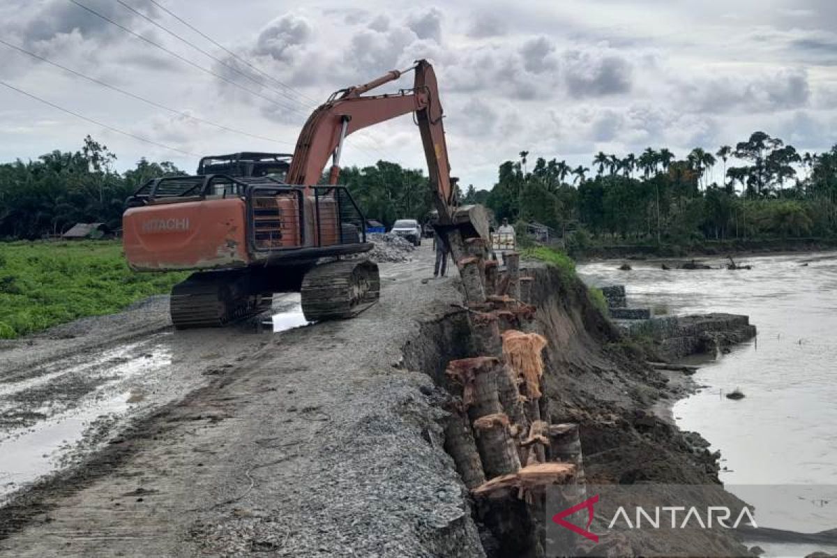 Pemerintah Bantu Penanganan Erosi Sungai Di Pedalaman Aceh Barat Antara News Aceh 2723