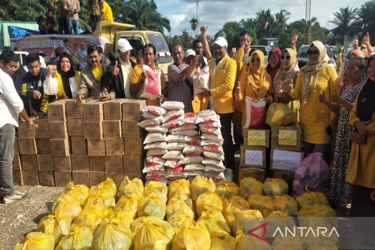 Golkar Bireuen andil bantu korban banjir Aceh Tamiang