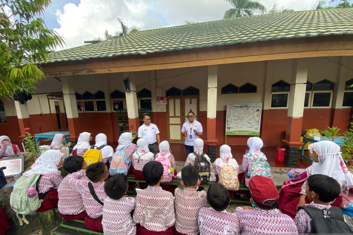 DJKI Mengajar sapa siswa Sekolah Dasar di Banjarmasin