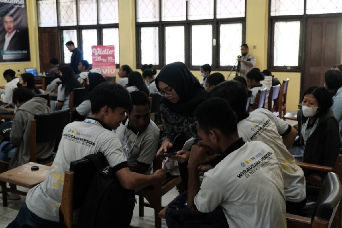 Telkomsel latih 130 mahasiswa Papua cara buat konten kreator