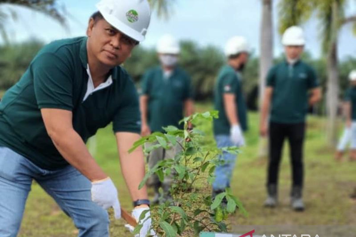 Astra Agro Lestari tanam pohon peringati Hari Pahlawan