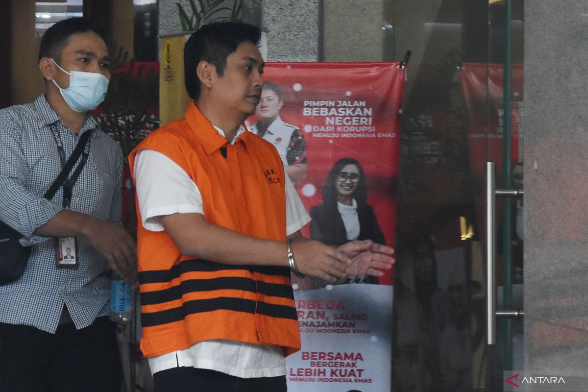 Mardani Maming didakwa terima suap Rp118,7 miliar