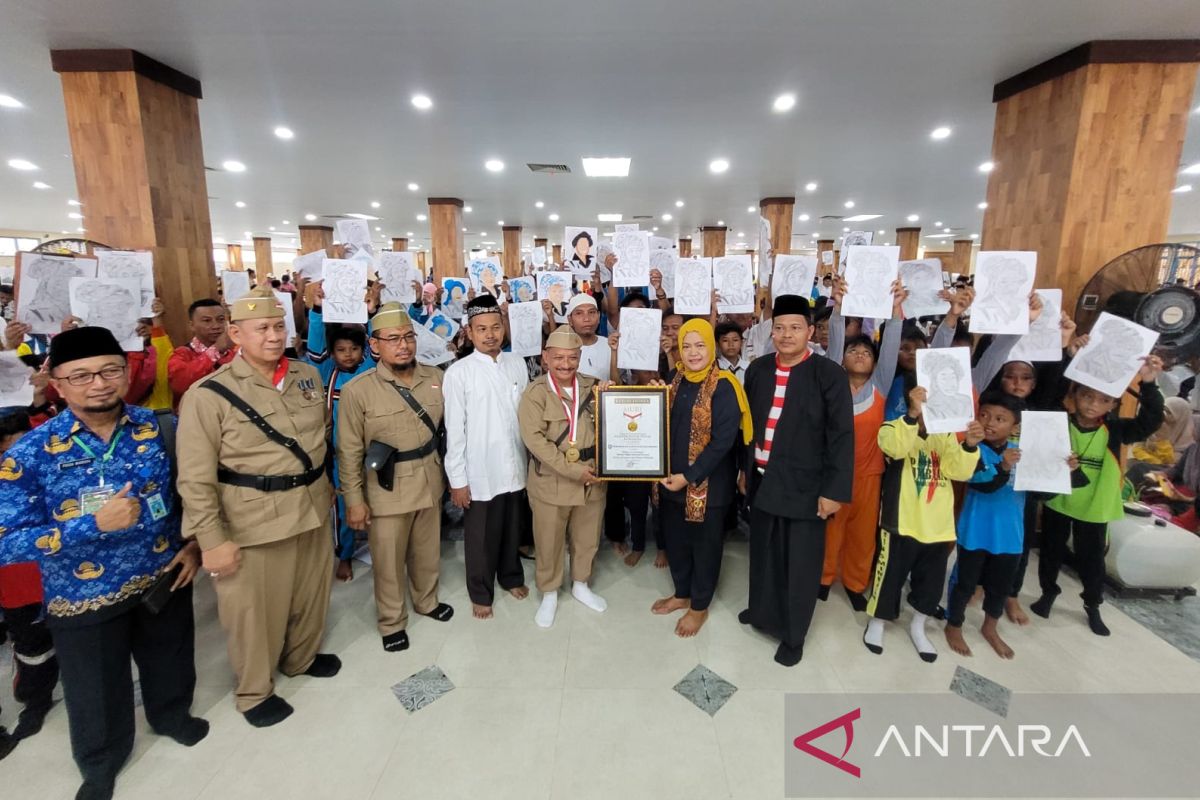 Lomba melukis Pahlawan Nasional Kiai As'ad masuk MURI