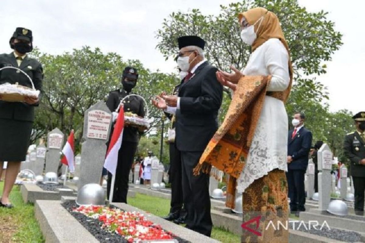 Wapres Ma'ruf Amin pimpin Upacara Peringatan Hari Pahlawan di TMP Kalibata