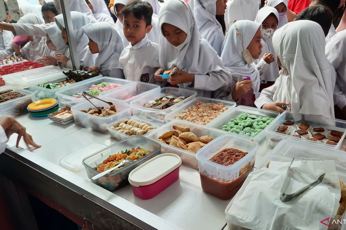 DPRD Palangka Raya minta Dinkes awasi pengelolaan makanan di kantin sekolah