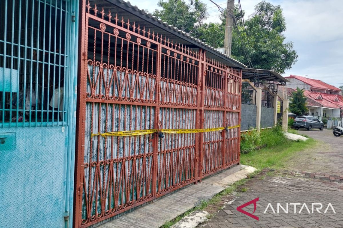 Polis menduga satu keluarga tewas di Kalideres  Jakarta tidak makan sejak lama