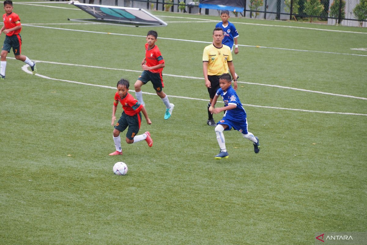 Ratusan pesepak bola muda unjuk kebolehan dalam kompetisi BLISPI 2022