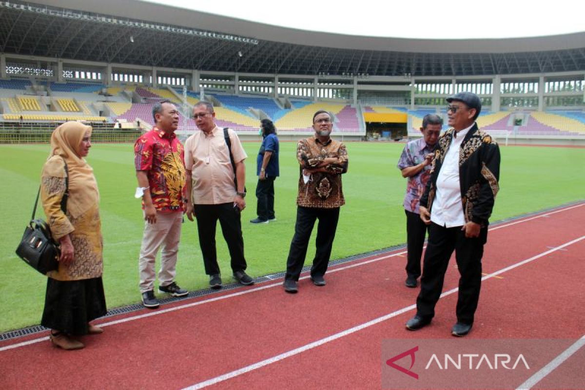 Anggota DPR sebut rumput Stadion Manahan Solo jadi percontohan