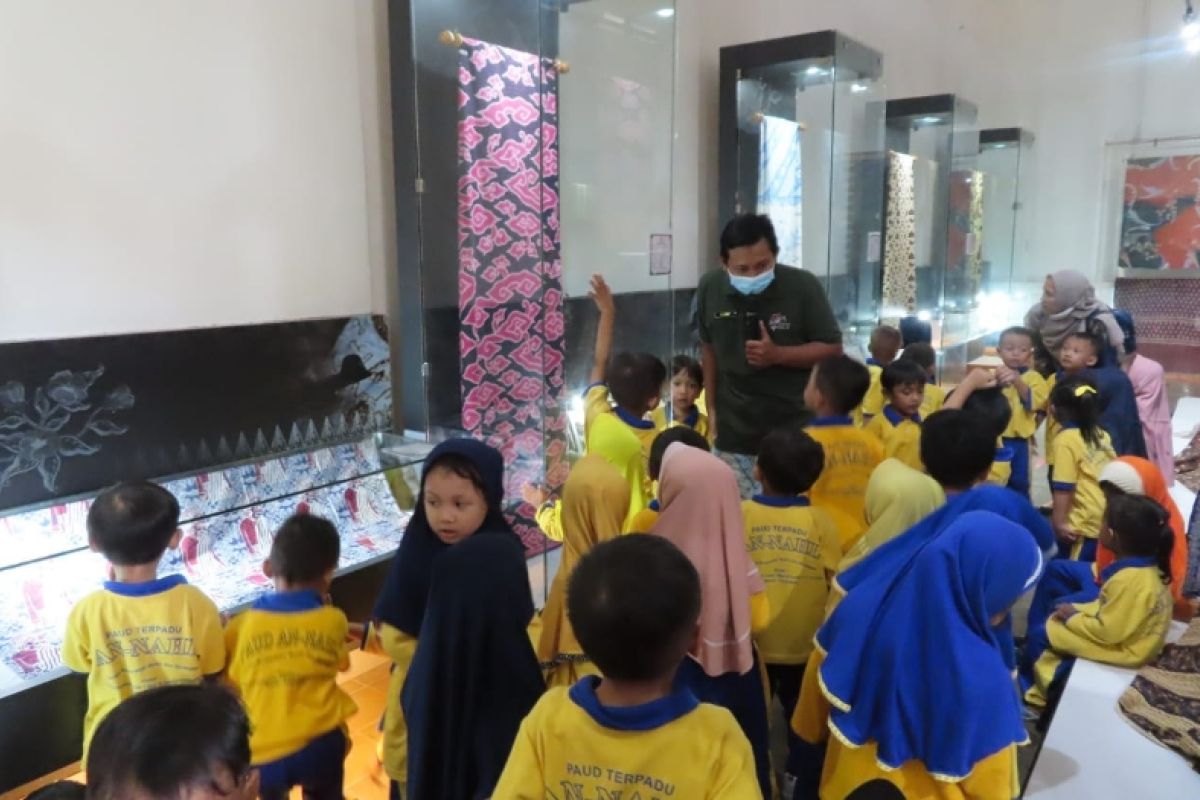 Kunjungan wisatawan meningkat, PAD Museum Batik Pekalongan optimistis tetcapai