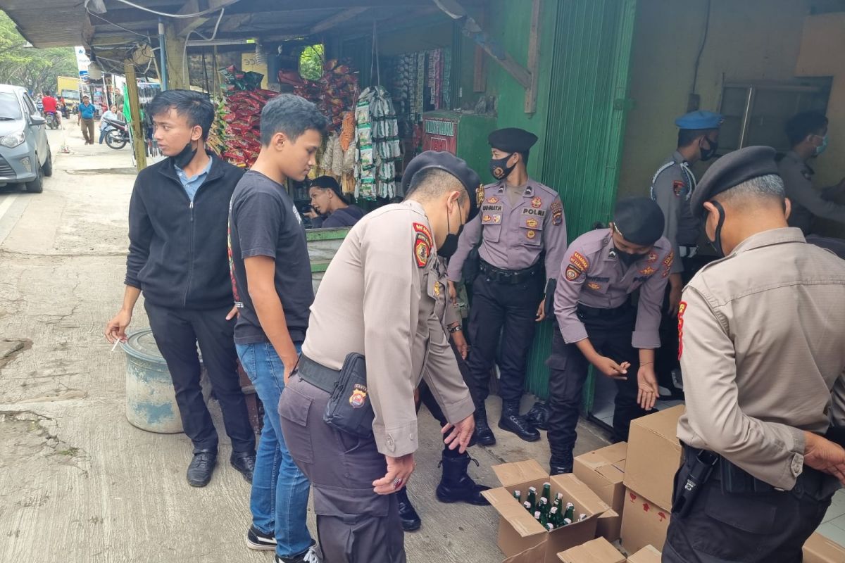 Ratusan botol Miras diamankan Polres Serang dalam Ops Pekat Maung