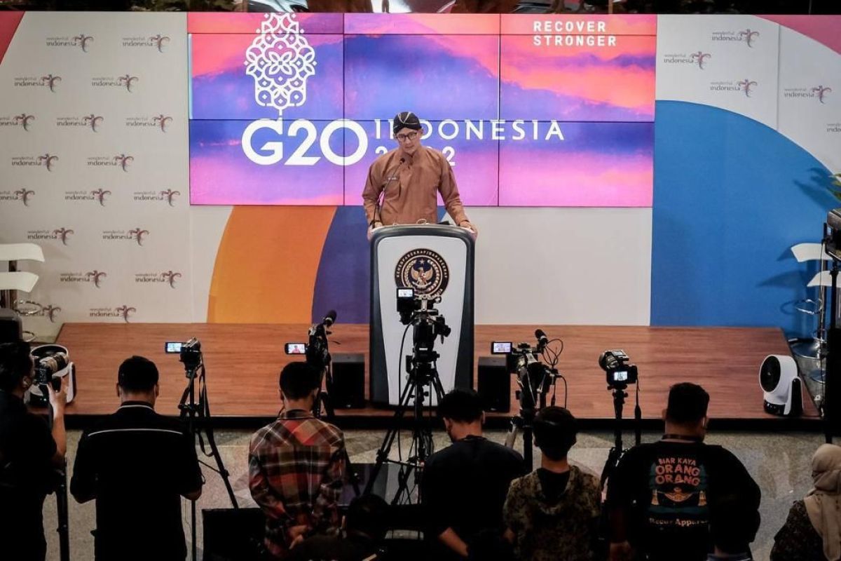 Sandiaga: Aplikasi e-Voa buatan Kemenkumham permudah transaksi wisman