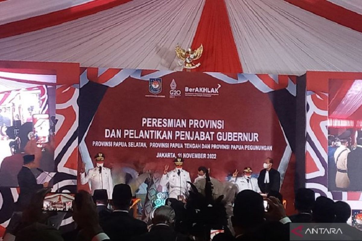 Mendagri Muhammad Tito Karnavian resmikan tiga provinsi baru di Papua