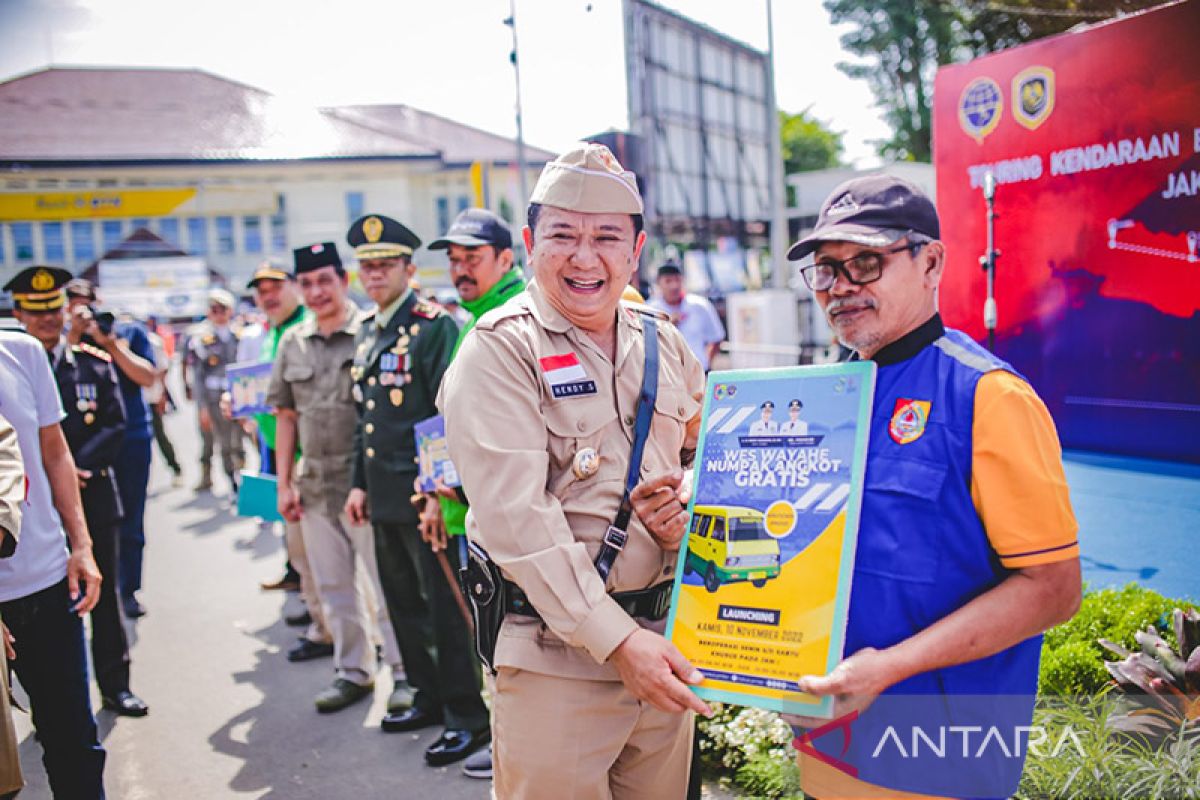 Pemkab Jember gratiskan angkutan kota untuk tekan inflasi