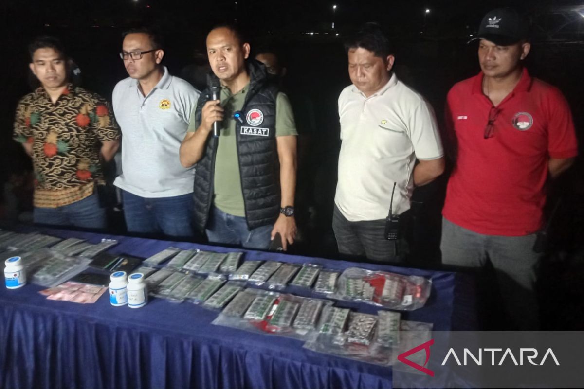 Polisi amankan ribuan butir obat terlarang di Bekasi