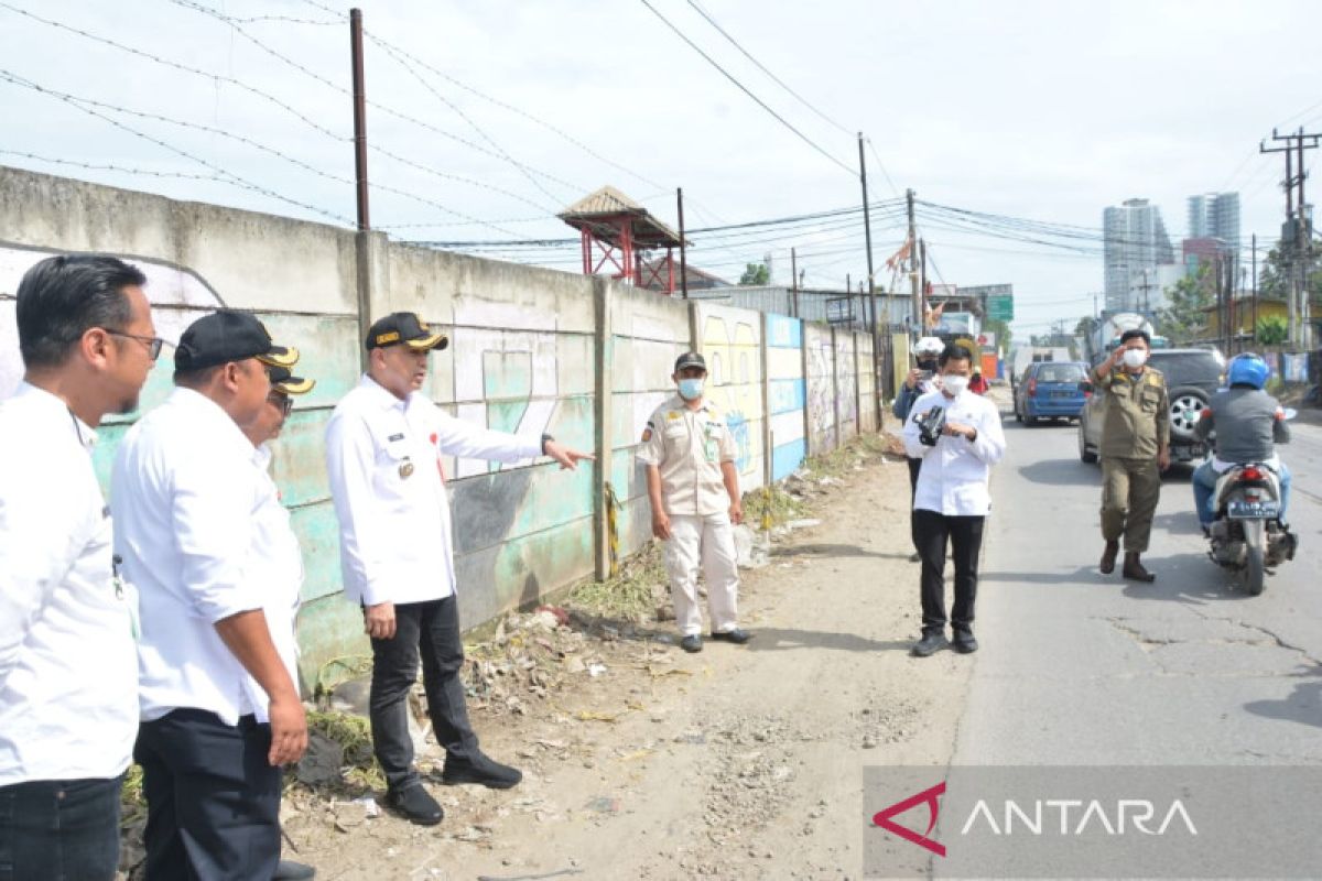 Bupati targetkan perbaikan ruas jalan di Tangerang selesai 2023