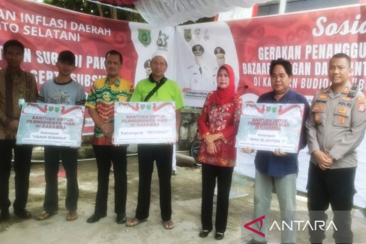 Kendalikan inflasi, Pemkab Barsel beri bantuan kepada pembudidaya ikan