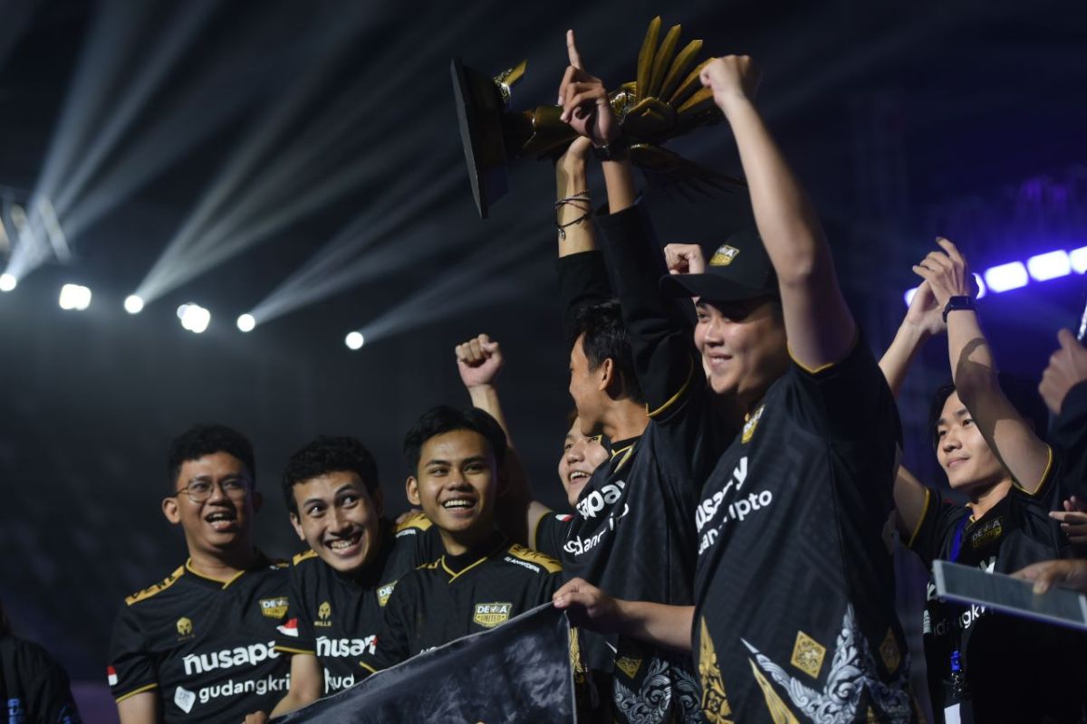 Dewa United Esports juarai game Lokapala Piala Presiden Esports 2022