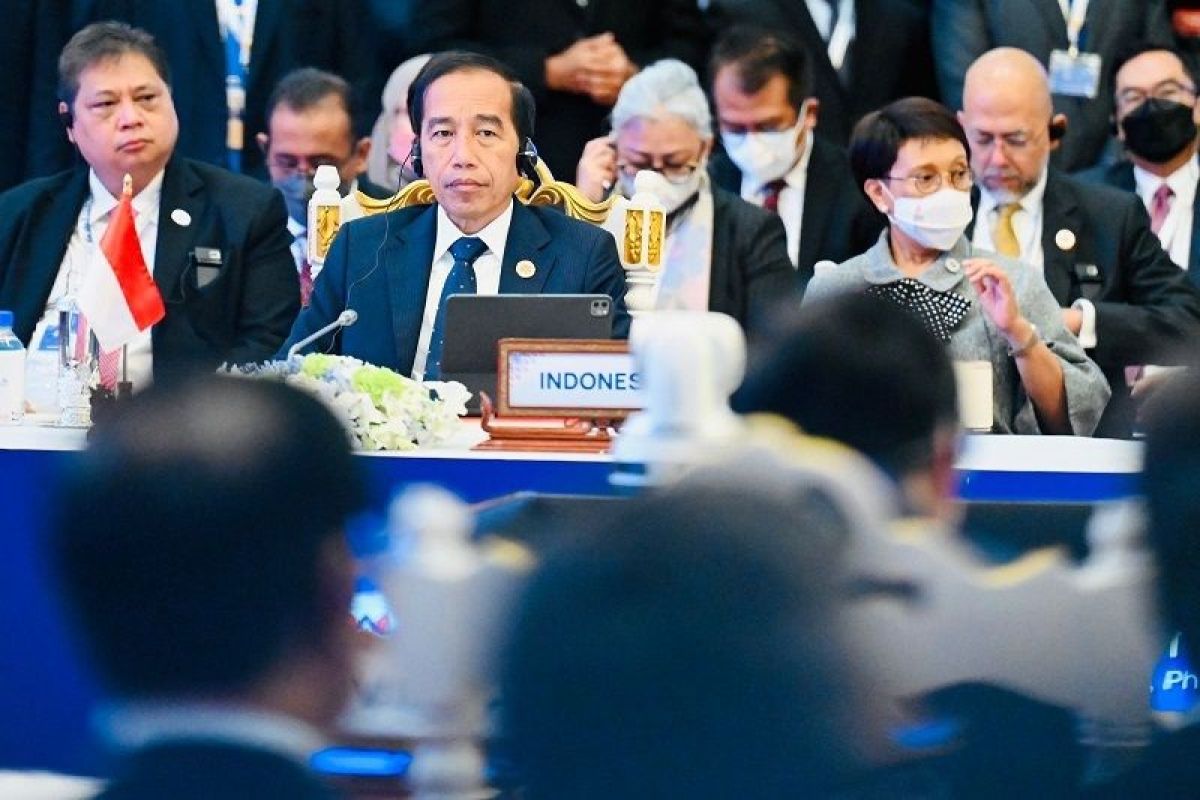 Presiden RI Jokowi ajak pemimpin ASEAN Plus Three bersatu hadapi krisis