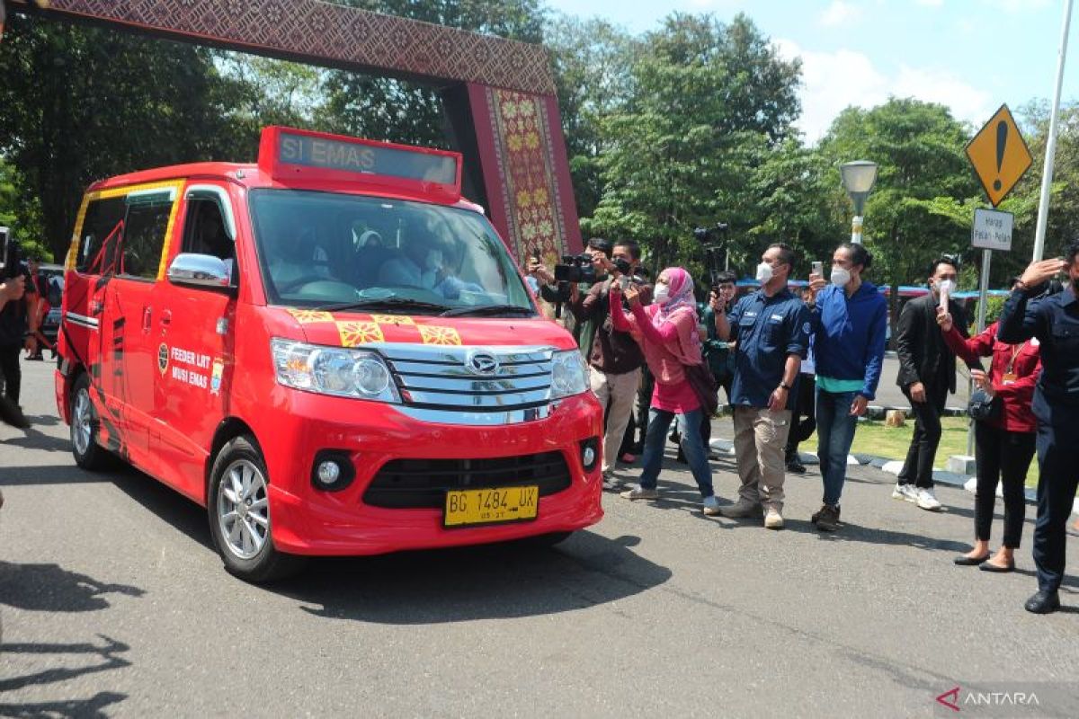 Angkutan Feeder tingkatkan minat warga Palembang naik LRT