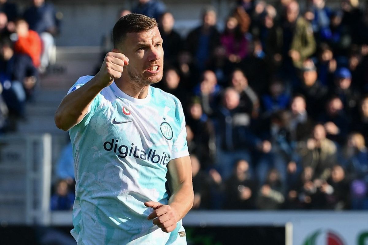 Dua gol Dzeko masukkan Inter ke empat besar klasemen Serie A