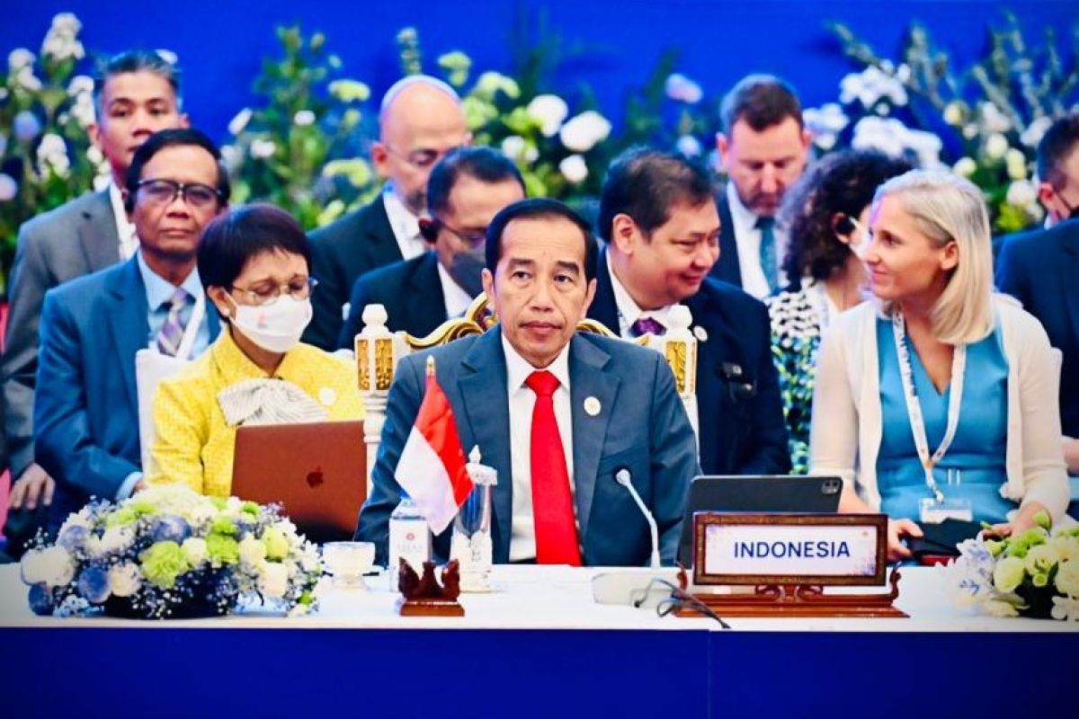 Jokowi dorong Asia Timur perkokoh fondasi perdamaian kawasan Indo-Pasifik